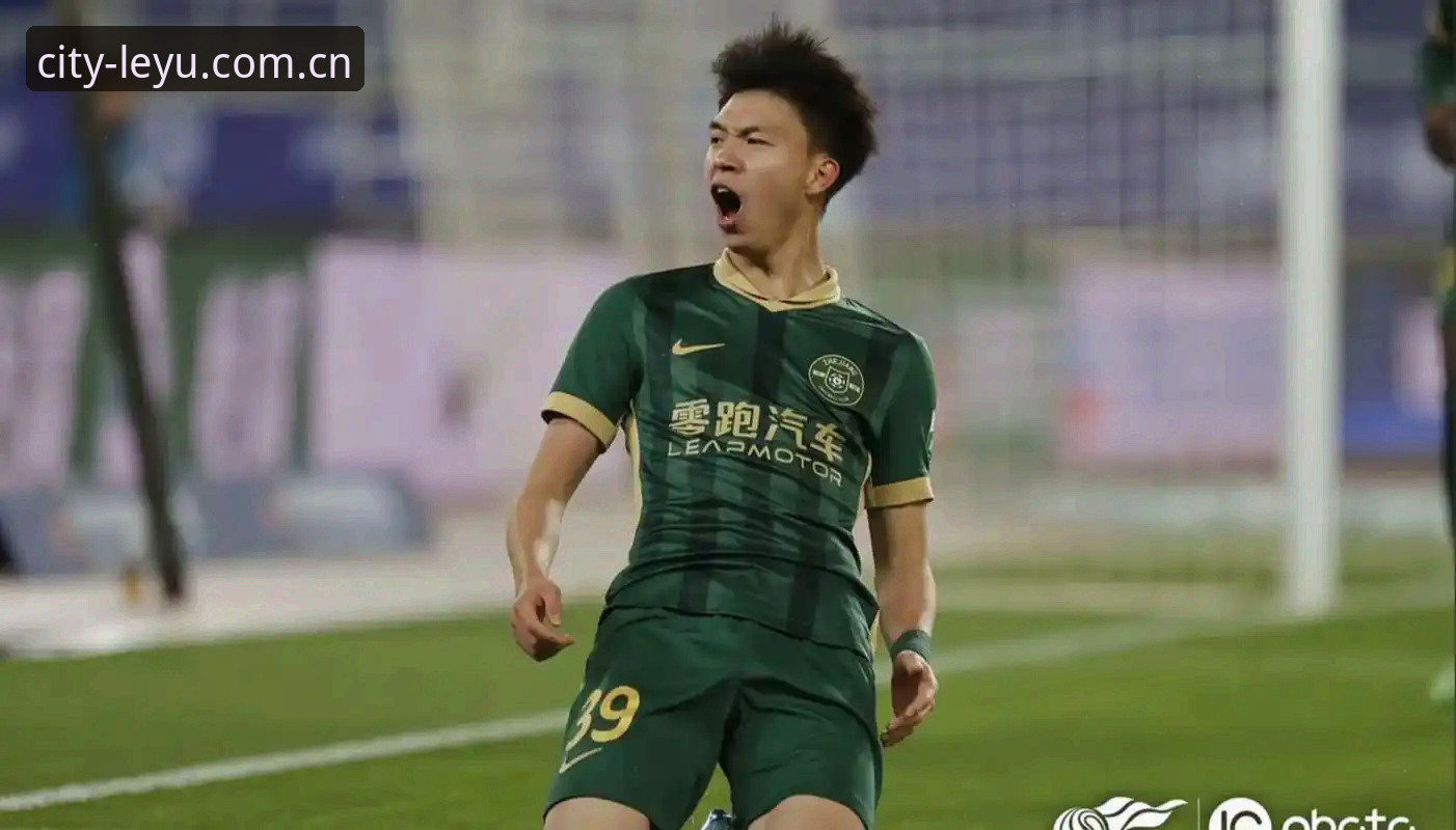 乐鱼英文版登录安卓版 辽宁铁人换帅博弈下的引援实战经验——从瓦吉奇弃用到三中卫体系重构